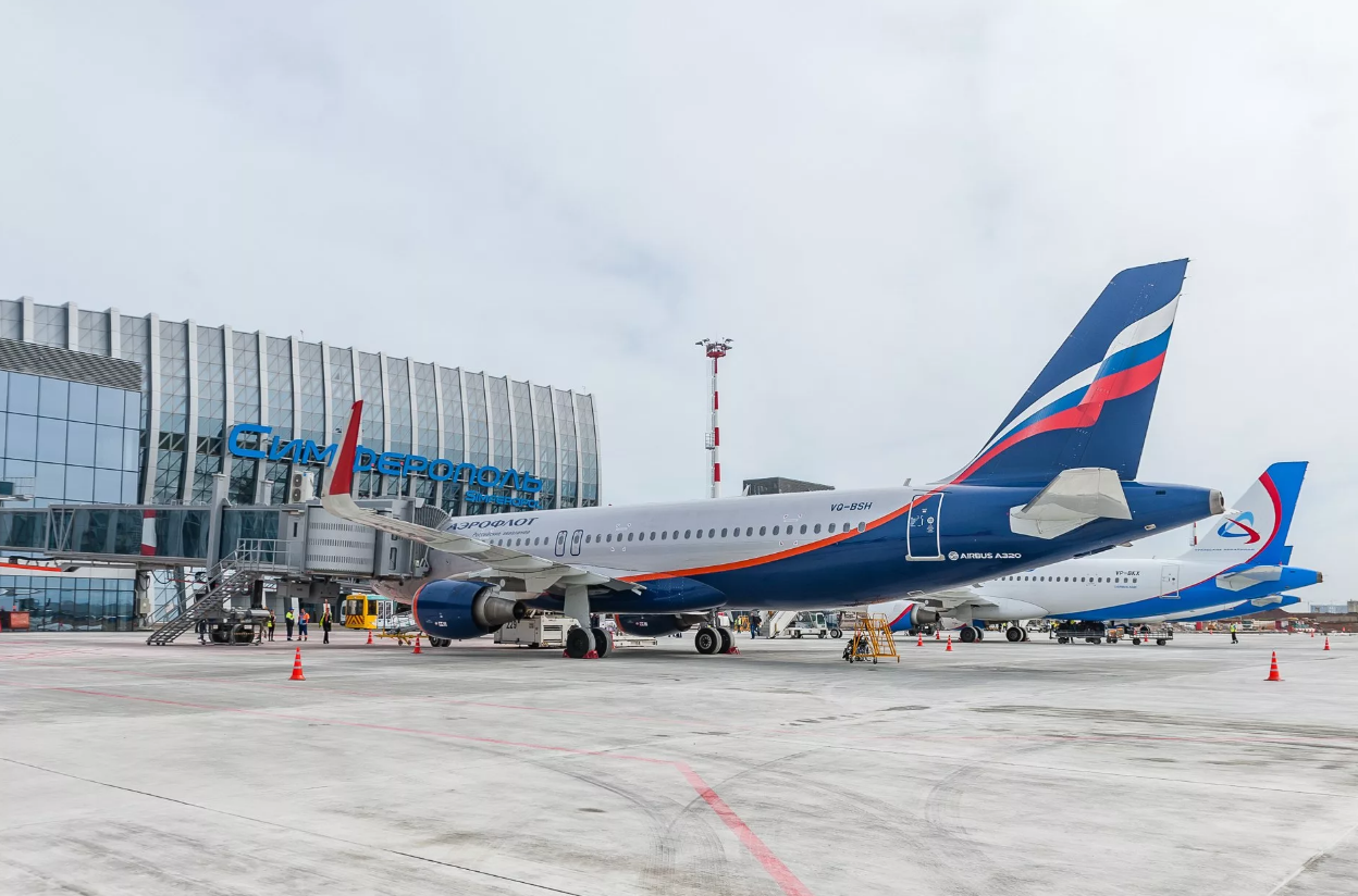 Авиакомпании отменяют рейсы в Крым на лето 2022